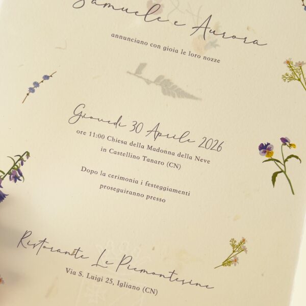 carta d'Amalfi con i petali